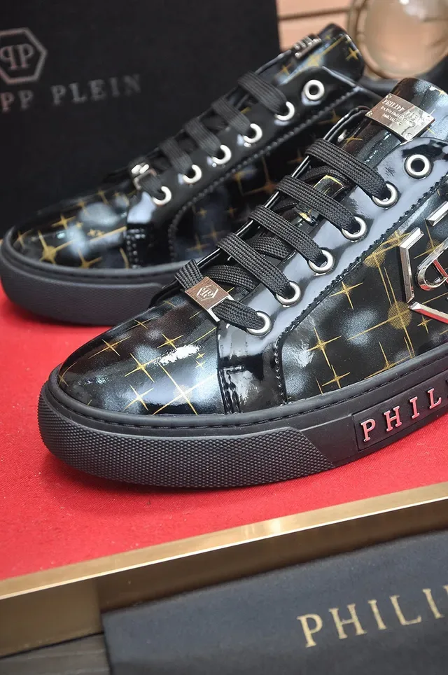 Philipp Plein কালো ও সোনালি তারকা প্রিন্ট লাইফস্টাইল স্নিকার 8