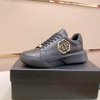 Philipp Plein কালো সোনা ম্যাট চামড়া ষাটকোণীয় PP Logo জীবনশৈলী স্নিকার্স