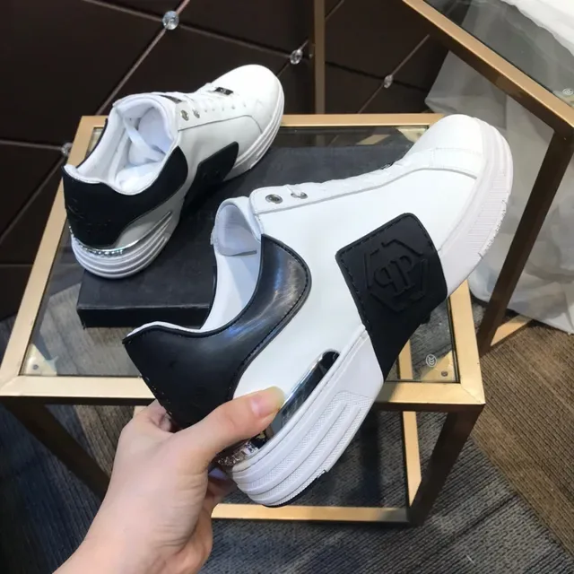 Philipp Plein Lifestyle Sneaker Blanc Noir Cuir Supérieur Panneaux de Contraste Lifestyle Sneakers 4
