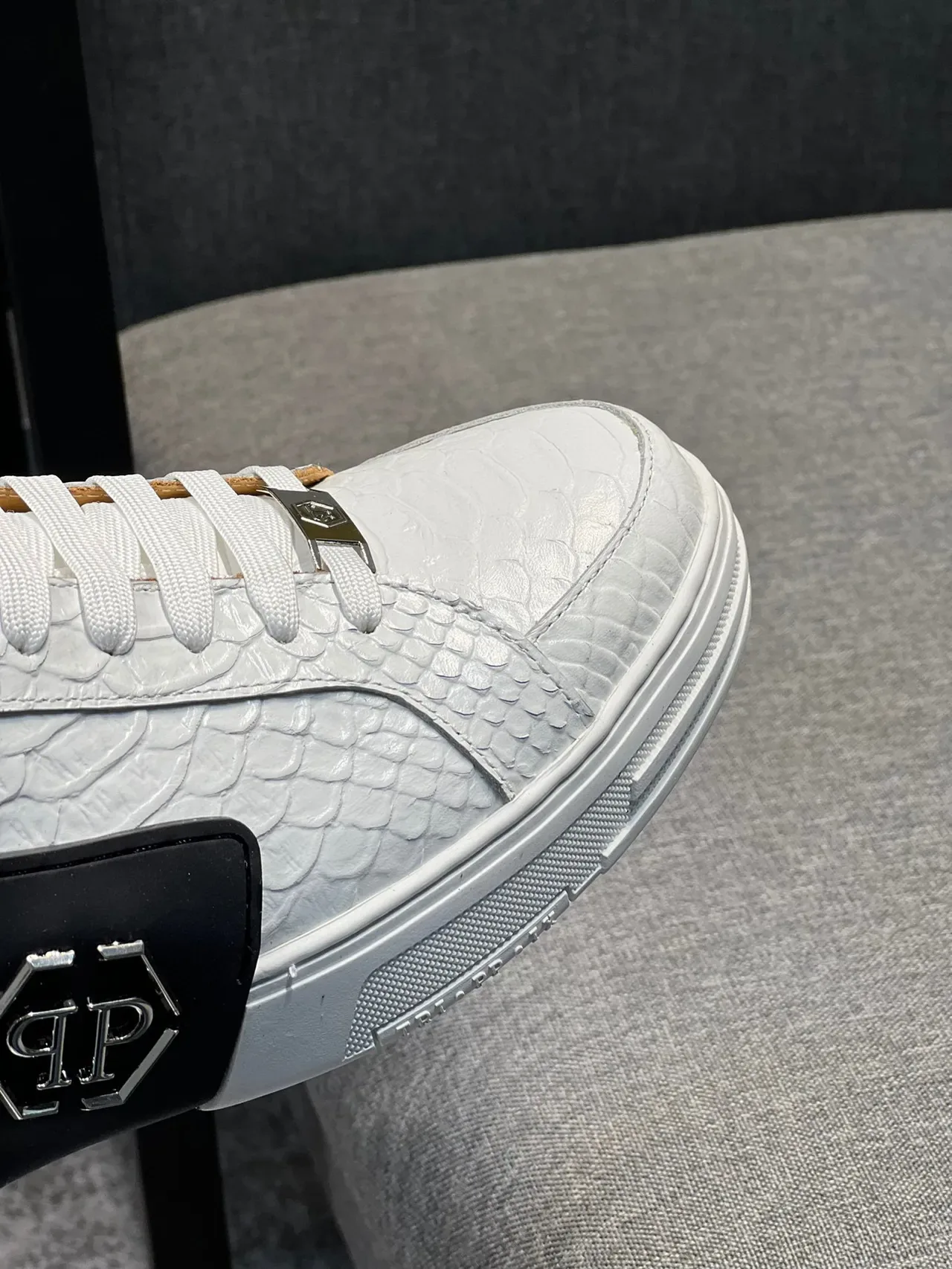 Philipp Plein सफेद काला हाई-टॉप क्रोकोडाइल एम्बॉस्ड चमड़ा लाइफस्टाइल स्नीकर 4