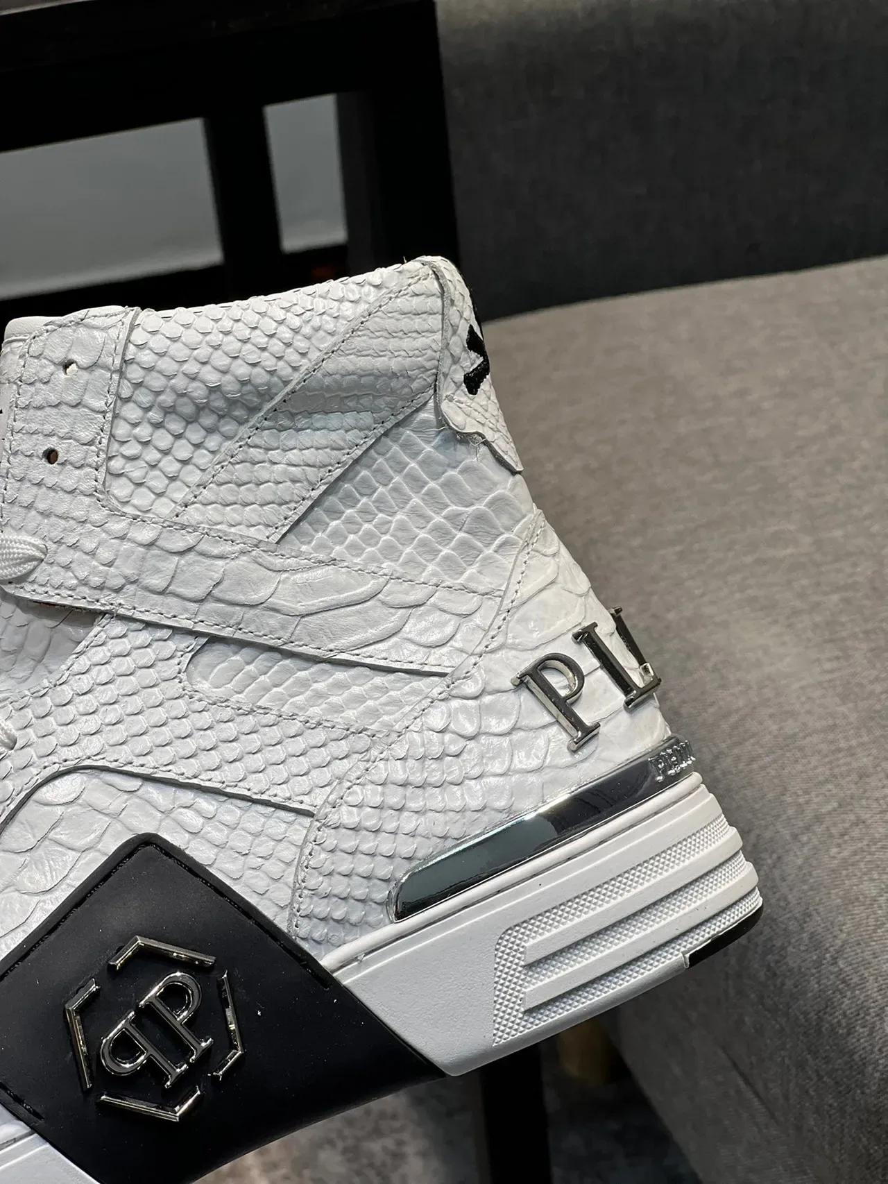 Philipp Plein सफेद काला हाई-टॉप क्रोकोडाइल एम्बॉस्ड चमड़ा लाइफस्टाइल स्नीकर 9