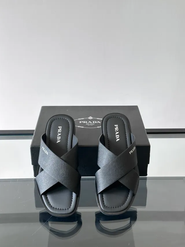 Prada কালো নীল ক্রস-স্ট্র্যাপ ফ্ল্যাট সোল ক্যাজুয়াল স্যান্ডেল 5