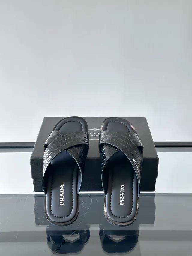 Prada কালো নীল ক্রস-স্ট্র্যাপ ফ্ল্যাট সোল ক্যাজুয়াল স্যান্ডেল 7