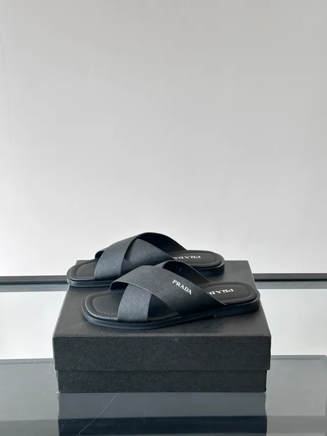 Prada কালো নীল ক্রস-স্ট্র্যাপ ফ্ল্যাট সোল ক্যাজুয়াল স্যান্ডেল 11