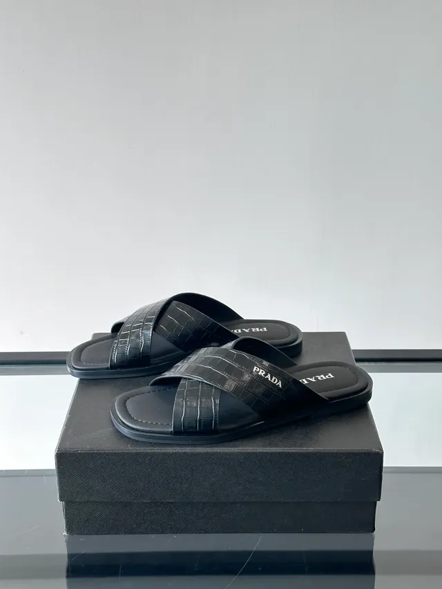 Prada কালো নীল ক্রস-স্ট্র্যাপ ফ্ল্যাট সোল ক্যাজুয়াল স্যান্ডেল 13