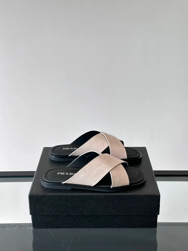 Prada কালো নীল ক্রস-স্ট্র্যাপ ফ্ল্যাট সোল ক্যাজুয়াল স্যান্ডেল 16