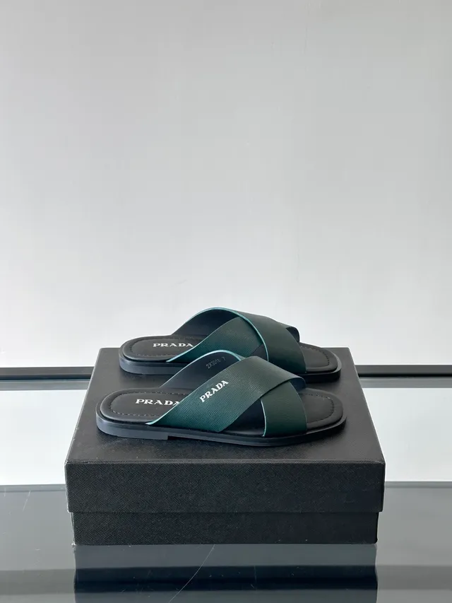 Prada কালো নীল ক্রস-স্ট্র্যাপ ফ্ল্যাট সোল ক্যাজুয়াল স্যান্ডেল 18