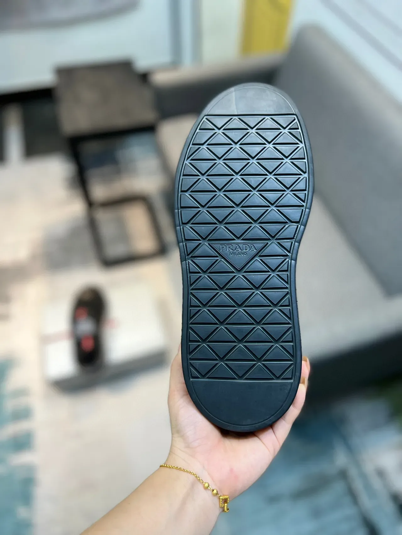 Prada Tênis Lifestyle com Solado Plataforma Grossa de Malha e Couro Superior Preto e Vermelho 9