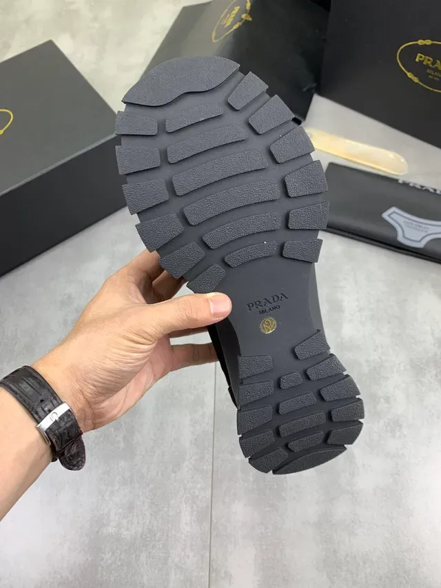 Prada Zapatillas Lifestyle Negras de Ante y Panel de Malla 2