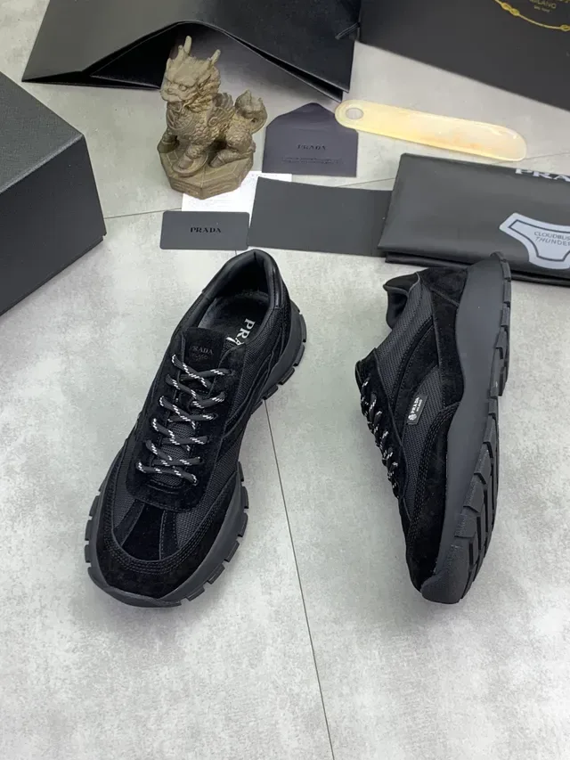Prada Zapatillas Lifestyle Negras de Ante y Panel de Malla 5