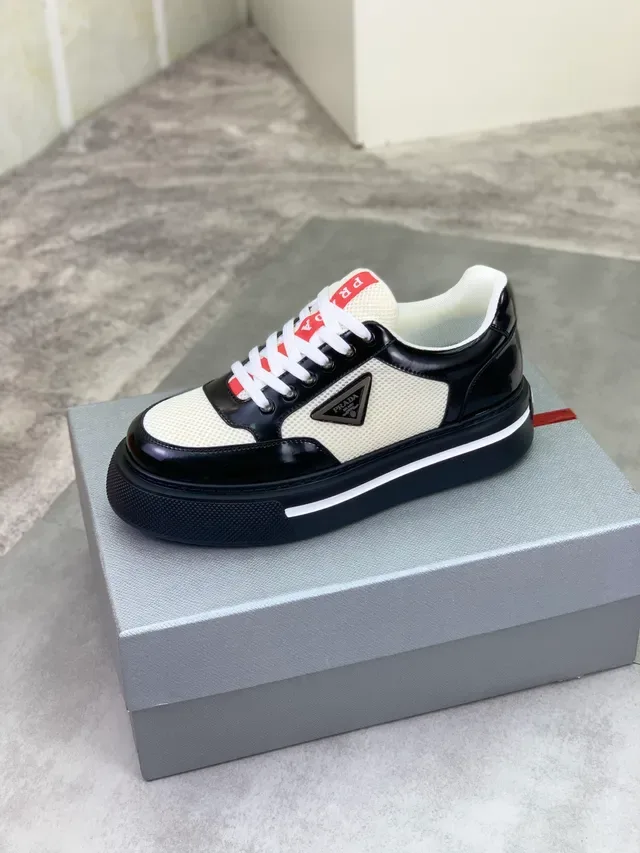 Prada Cloudbust কালো এবং সাদা প্ল্যাটফর্ম চাঙ্কি স্নিকার্স 5