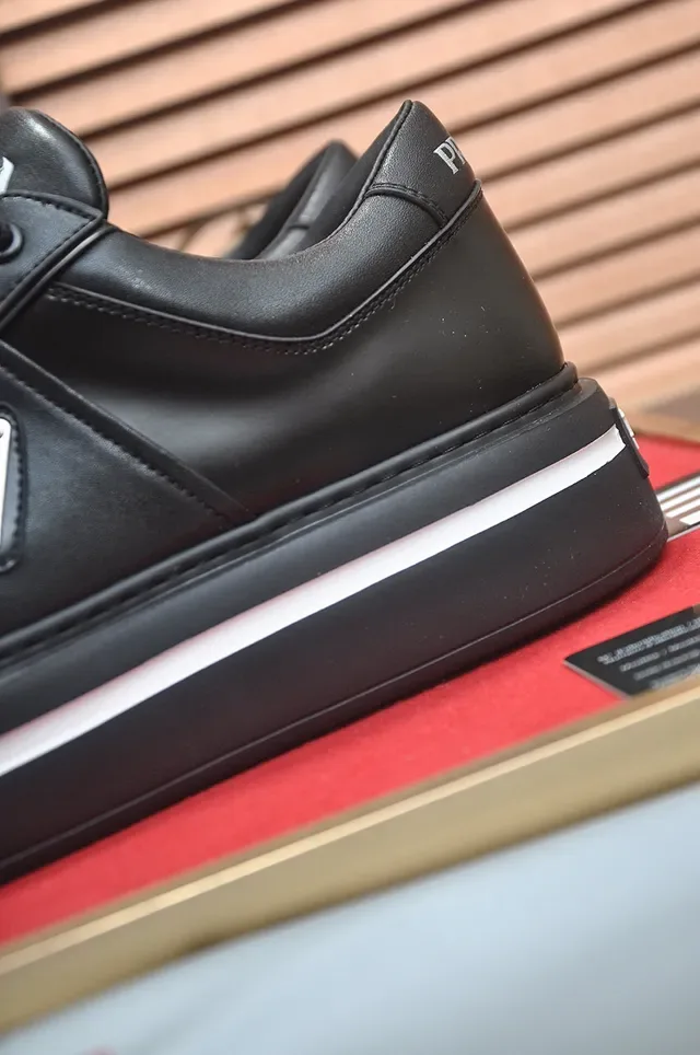 Prada Cloudbust Sneakers Lifestyle en Cuir Noir à Plateforme 3