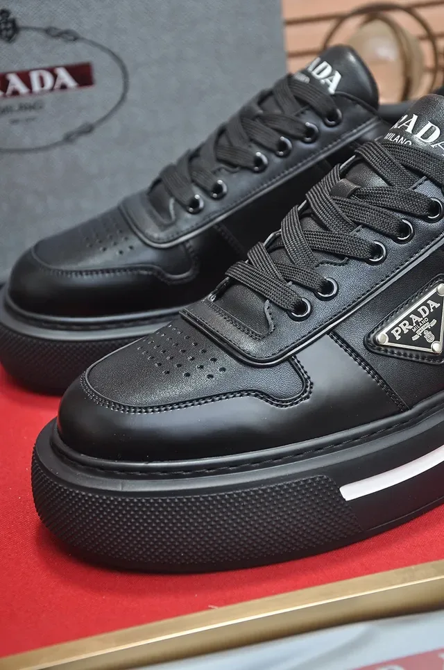 Prada Cloudbust Sneakers Lifestyle en Cuir Noir à Plateforme 4