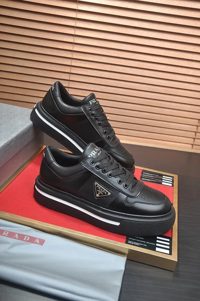 Prada Cloudbust Sneakers Lifestyle en Cuir Noir à Plateforme 6