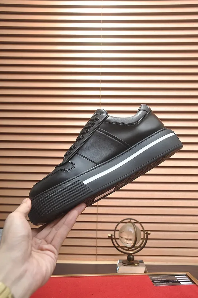 Prada Cloudbust Sneakers Lifestyle en Cuir Noir à Plateforme 7