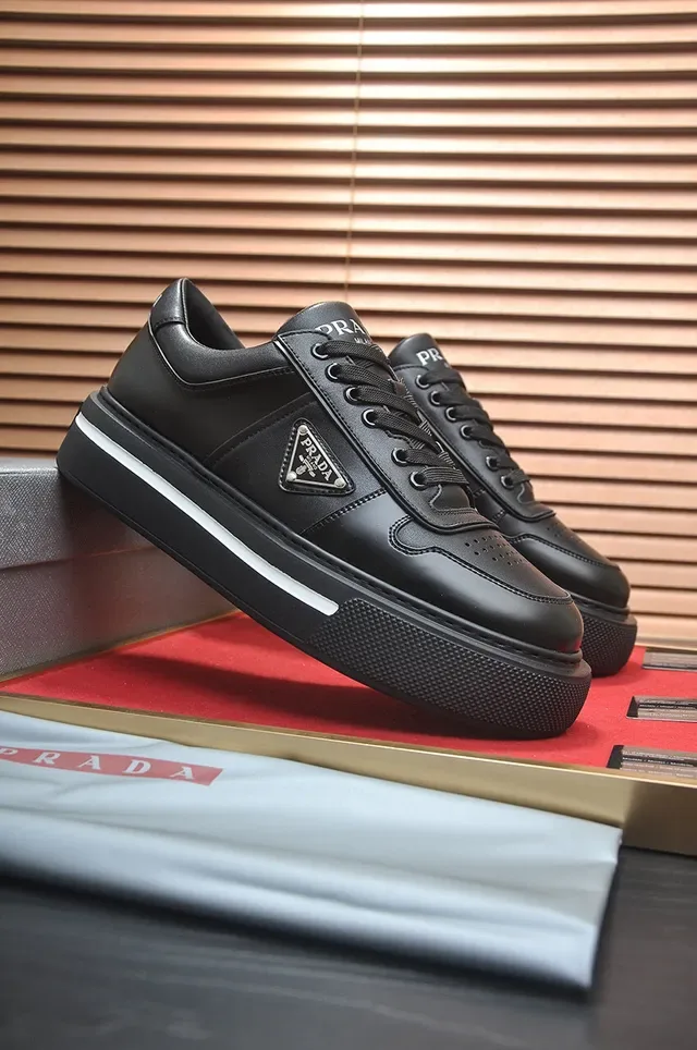 Prada Cloudbust Sneakers Lifestyle en Cuir Noir à Plateforme 9