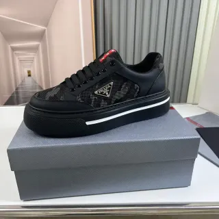 Prada Cloudbust কালো মেশ এবং চামড়া প্ল্যাটফর্ম লাইফস্টাইল স্নিকার