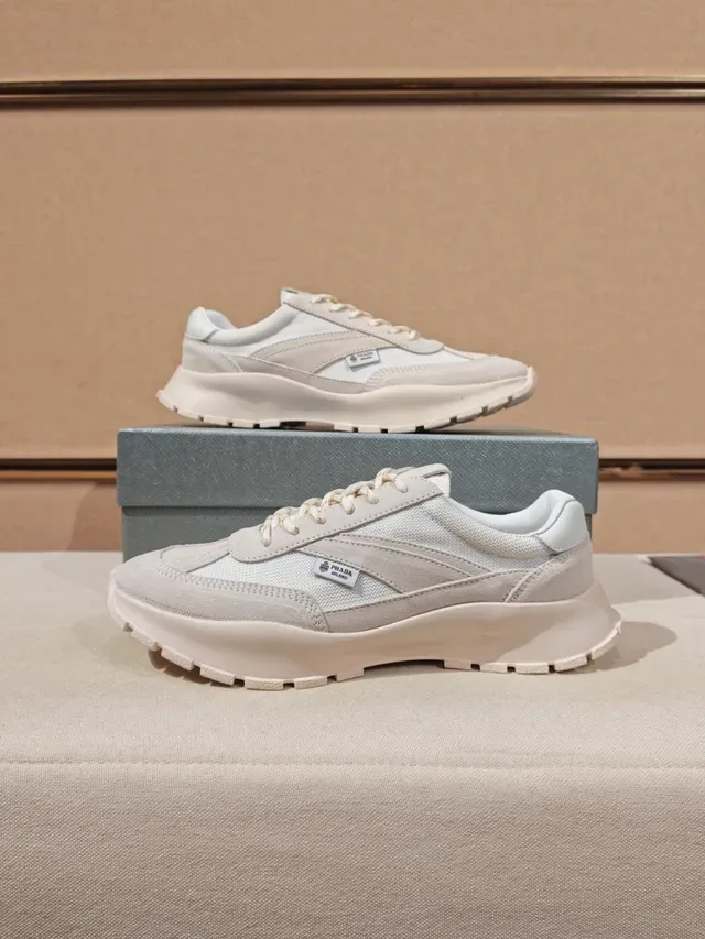 प्राडा क्लाउडबस्ट Off-White मिक्स्ड-मटेरियल चंक स्नीकर 4