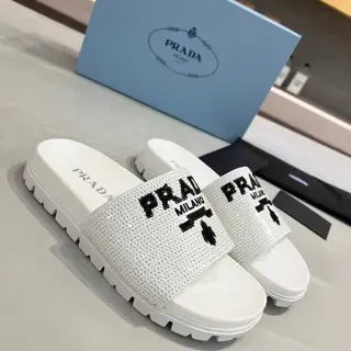 Prada Cloudbust Slide 白色网面绣花 Logo 拖鞋