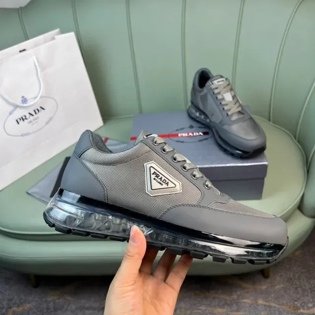 Prada Gray Black 网布和合成鞋面 透明气垫中底 生活方式运动鞋 5