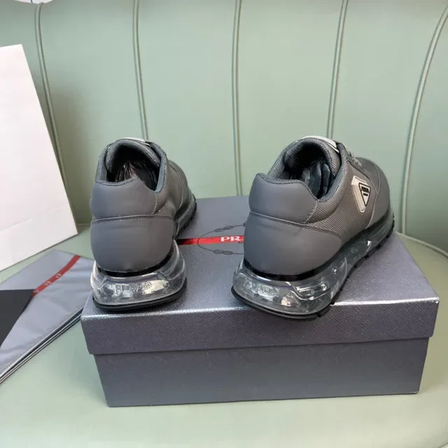 Prada Gray Black 网布和合成鞋面 透明气垫中底 生活方式运动鞋 6