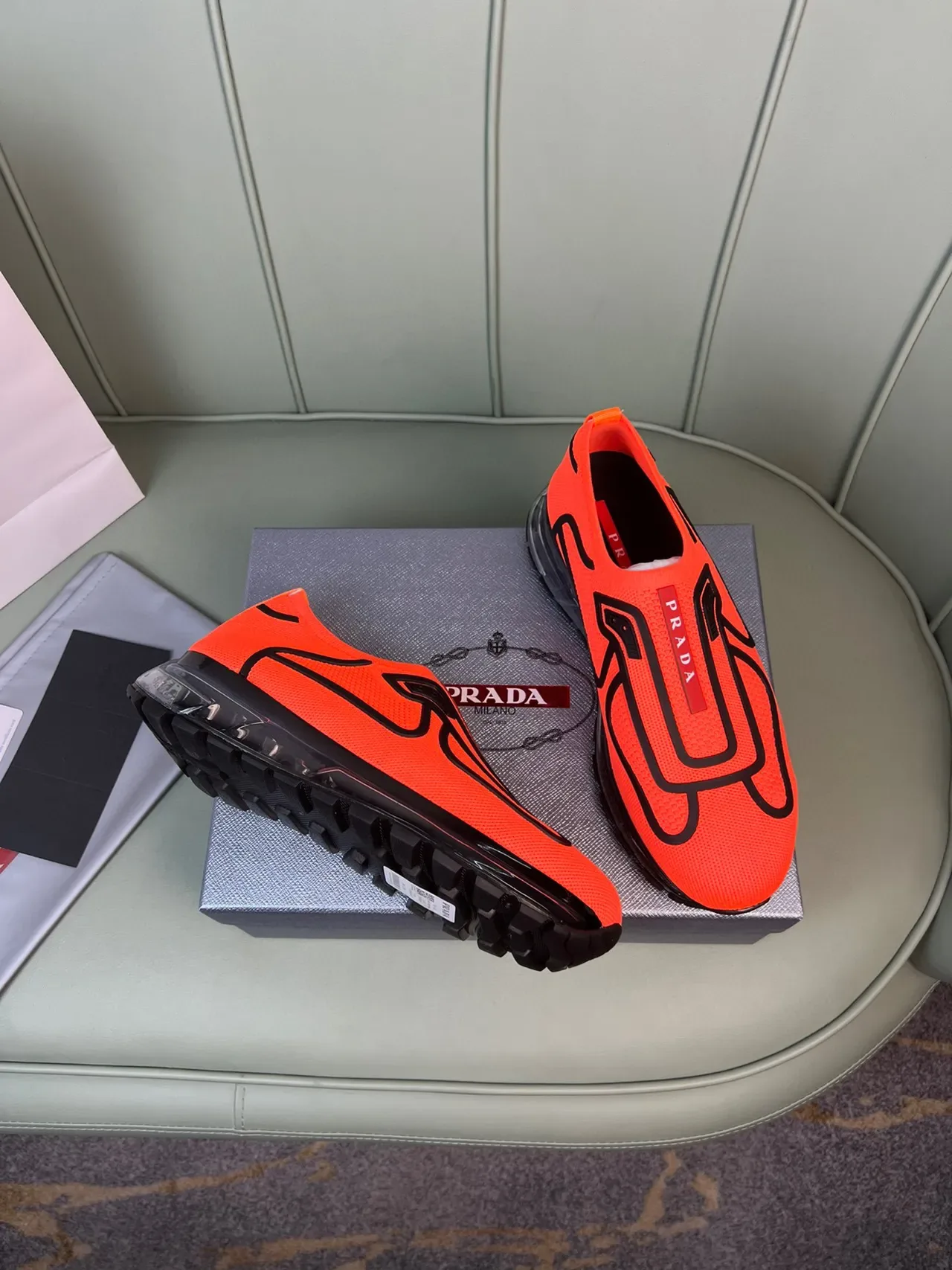 برادا سينيكرز lifestyle برتقالي أسود تريكو slip-on oversized logo 7
