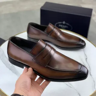Prada Penny Loafer भूरी चमड़ी चौकोर टो लोअफर