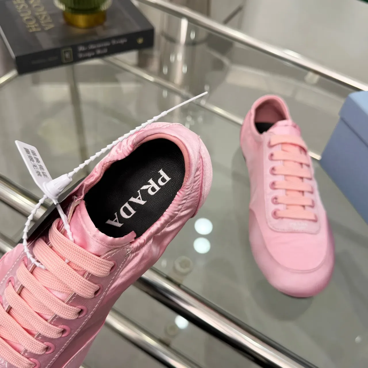 Sneakers Lifestyle Prada Rose Noir Satiné Haut Élastique Col de Cheville Élastique 4