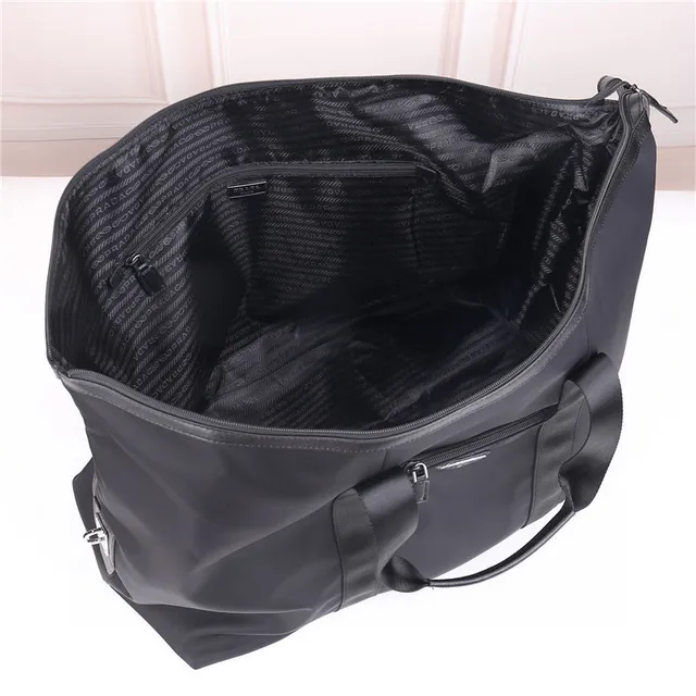 Prada Re-Nylon Bolso Boston Negro con Asas de Cinta Estructurada 2