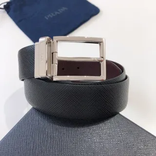 Prada রিভার্সিবল টেক্সচার্ড কালো এবং বার্গন্ডি চামড়া বেল্ট