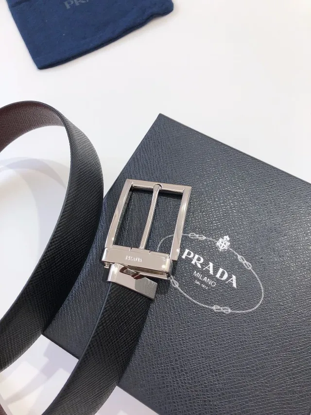 Prada 可逆纹理黑色和勃艮第皮革腰带 5