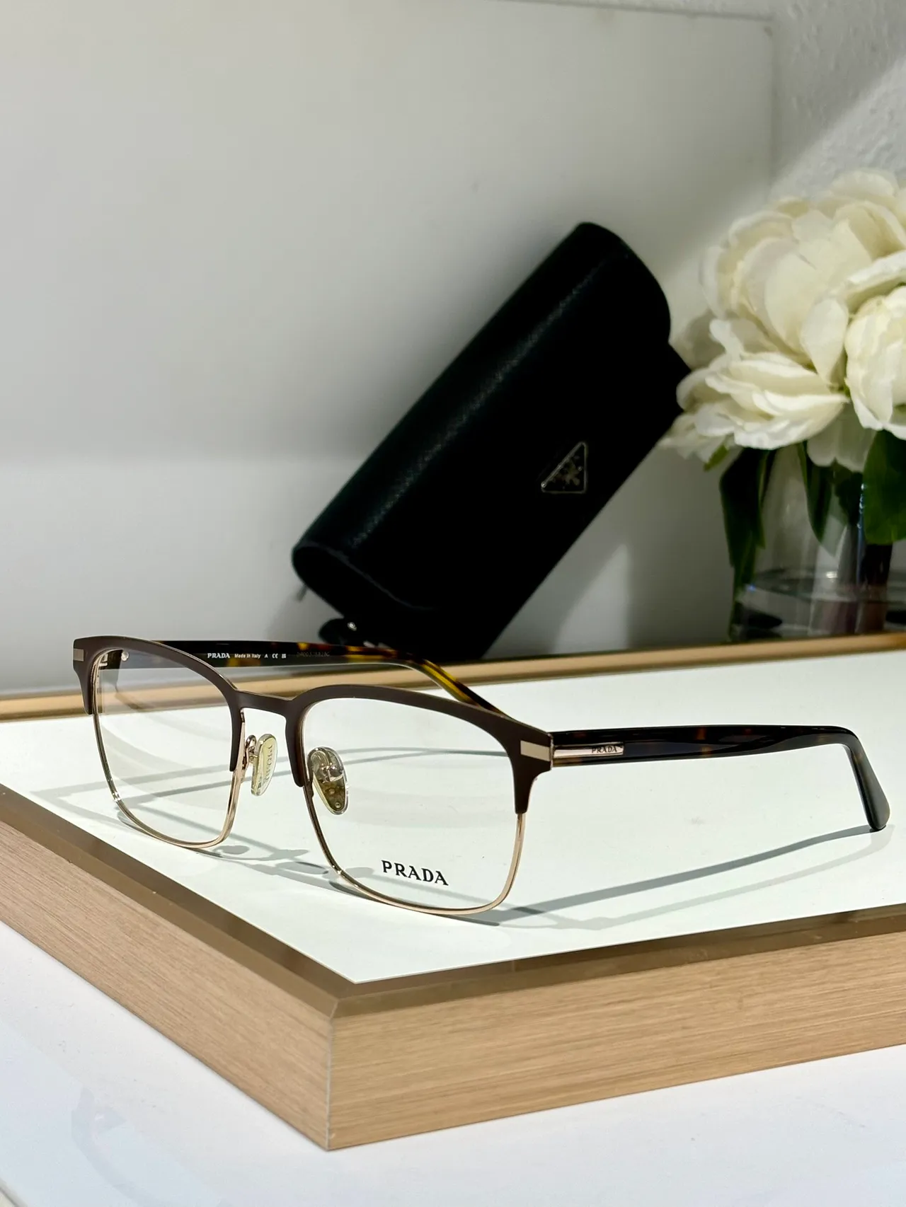 Prada সেমি-রিমলেস আয়তাকার অ্যাসিটেট এবং মেটাল অপটিক্যাল চশমা 7