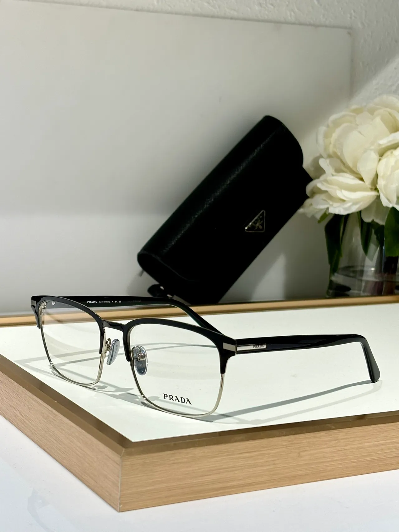 Prada সেমি-রিমলেস আয়তাকার অ্যাসিটেট এবং মেটাল অপটিক্যাল চশমা 8