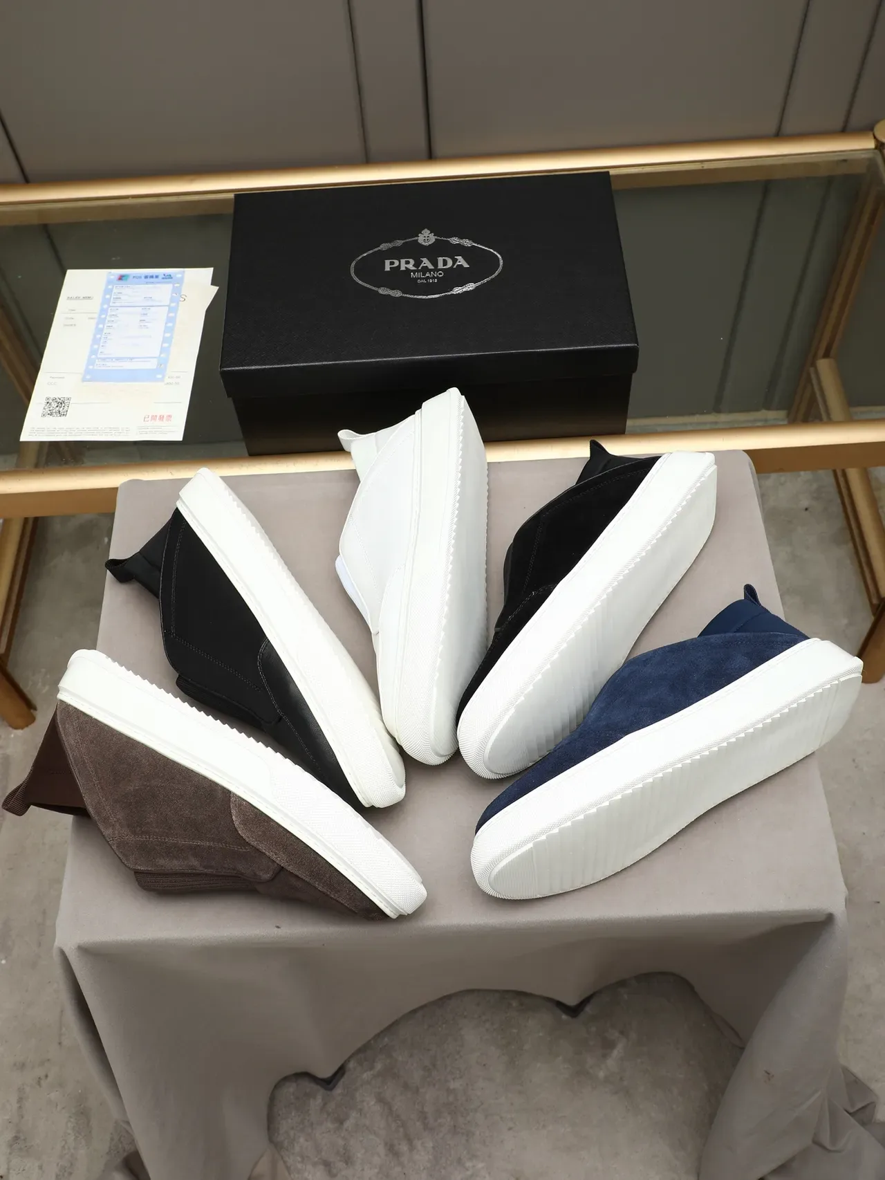 Zapatillas Prada Slip-On Blancas de Cuero Lifestyle 2