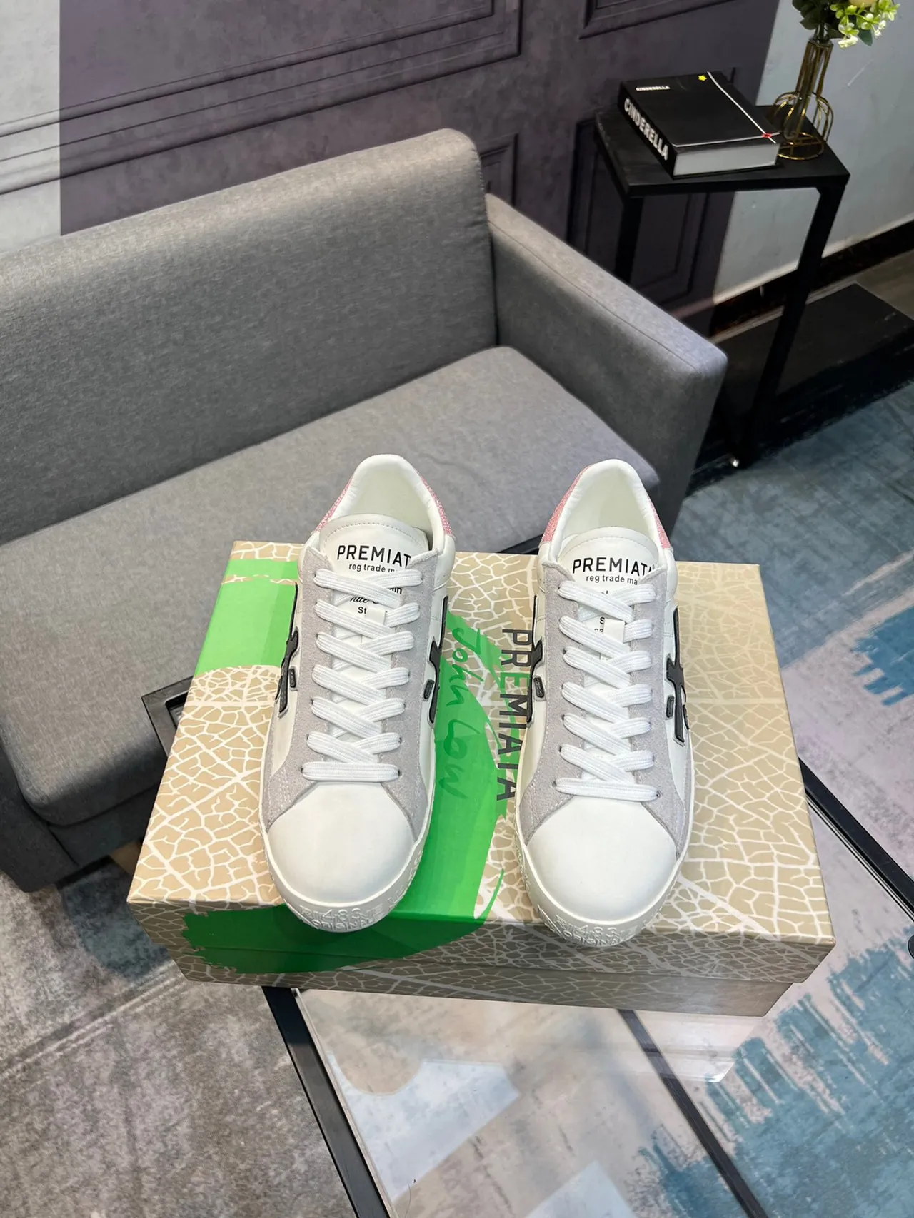 Premiata Chaussures Lifestyle Blanc et Gris à bout bas en matériau mixte 2