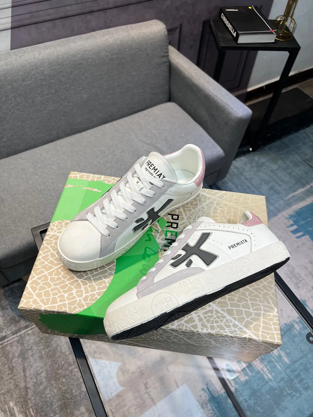 Premiata Chaussures Lifestyle Blanc et Gris à bout bas en matériau mixte 4