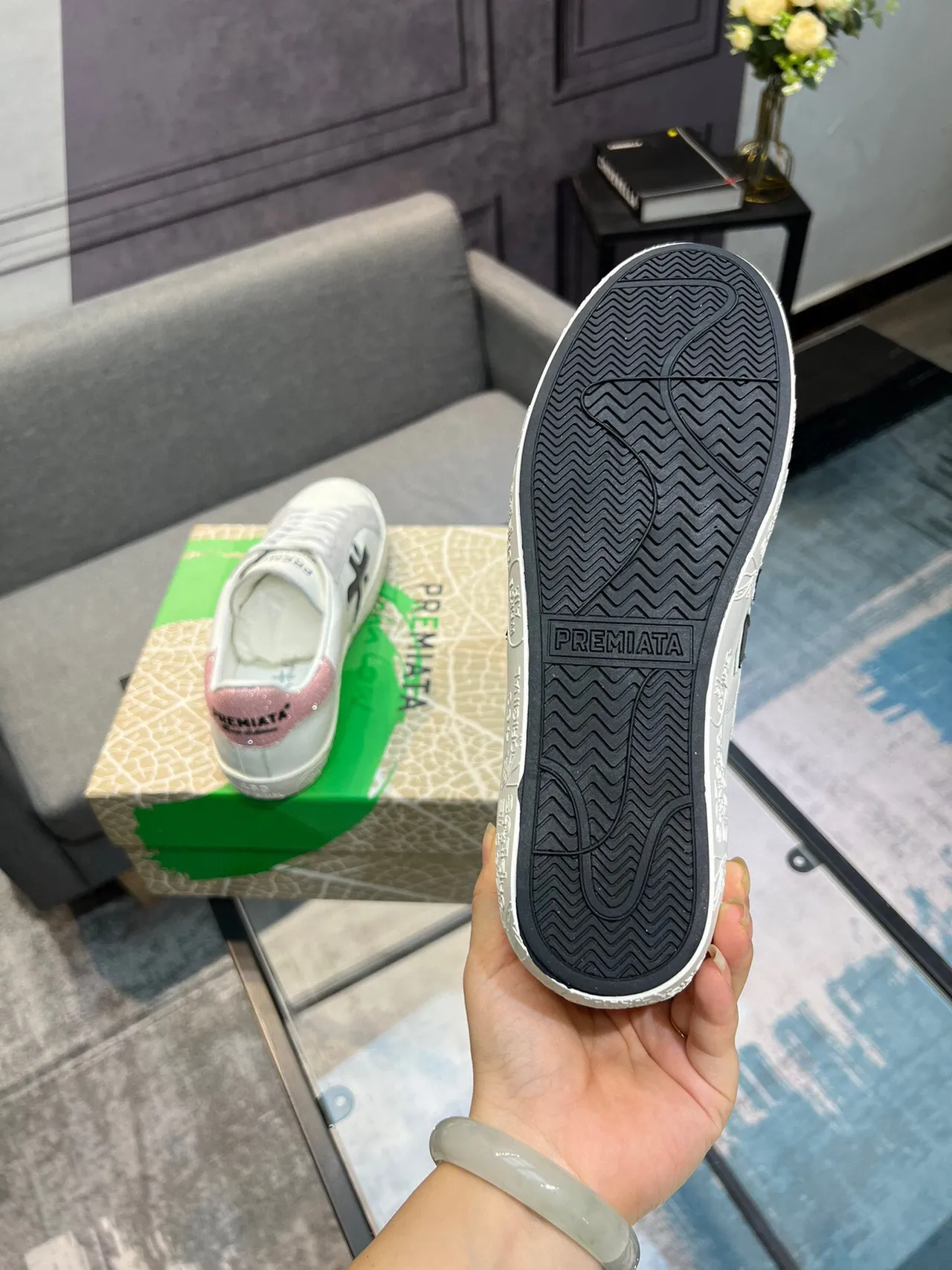 Premiata Chaussures Lifestyle Blanc et Gris à bout bas en matériau mixte 6