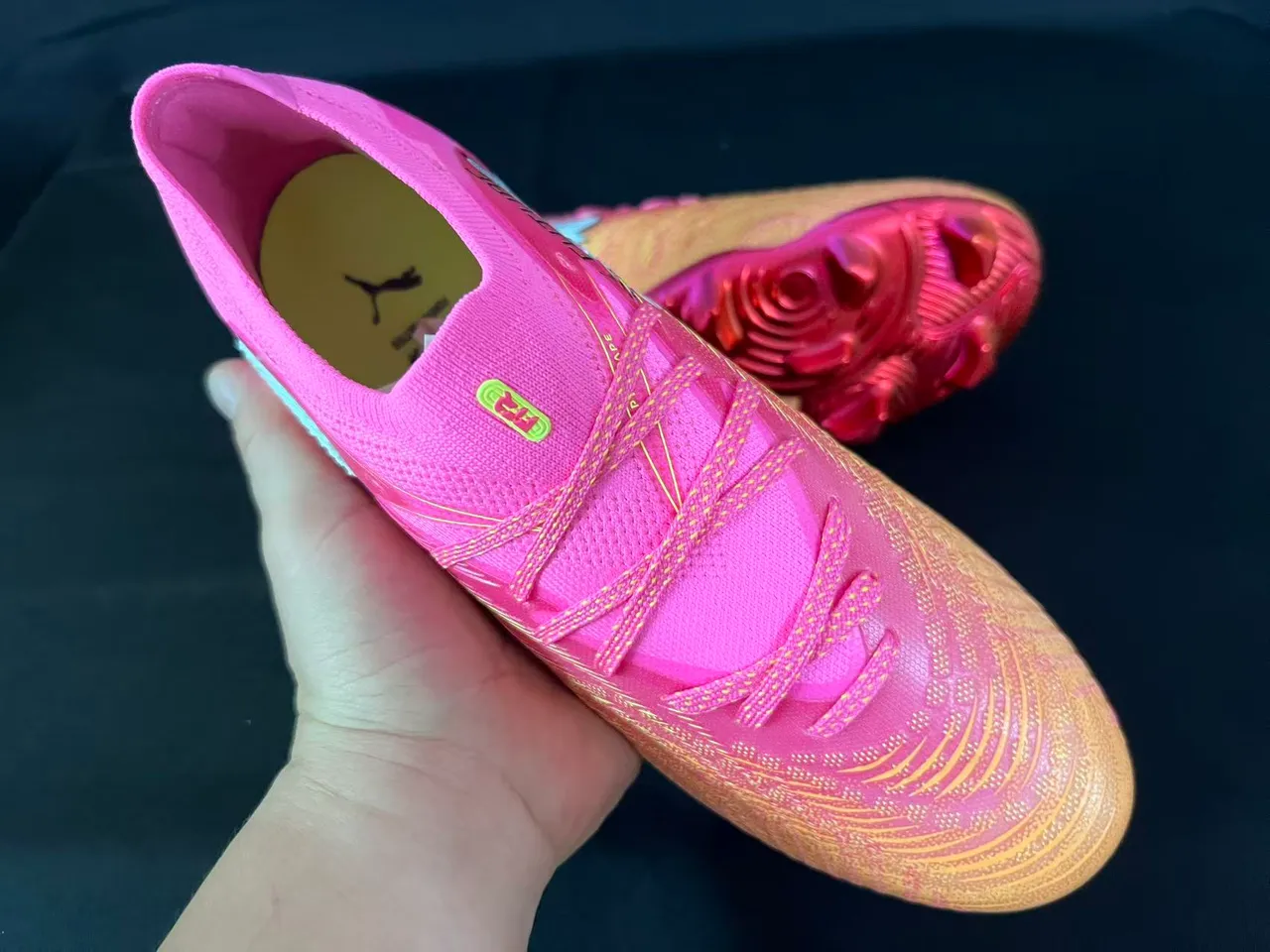 Puma Future Z গোলাপি কমলা লো-কাট লেস-আপ টেক্সচার্ড সিন্থেটিক আপার ফার্ম-গ্রাউন্ড সকার জুতো 5