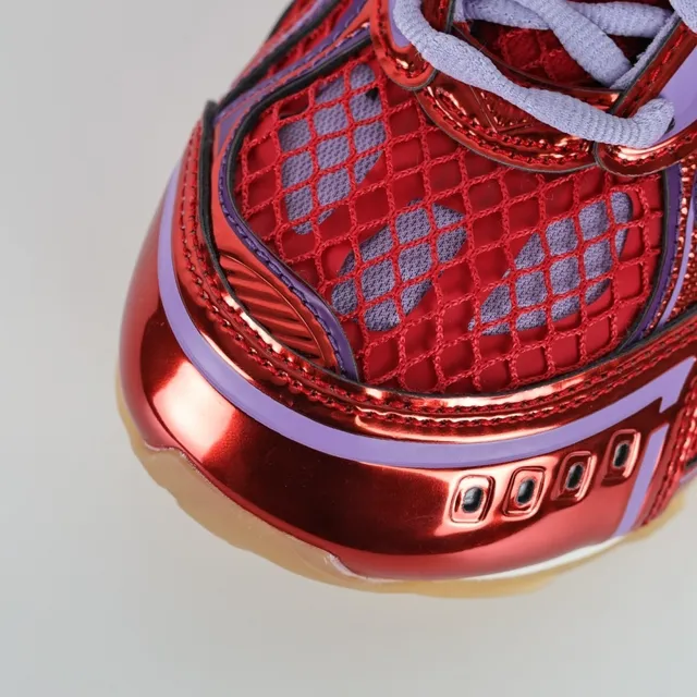 Reebok 红色紫色金属专利覆盖 Vector Cage 细节 生活式运动鞋 5
