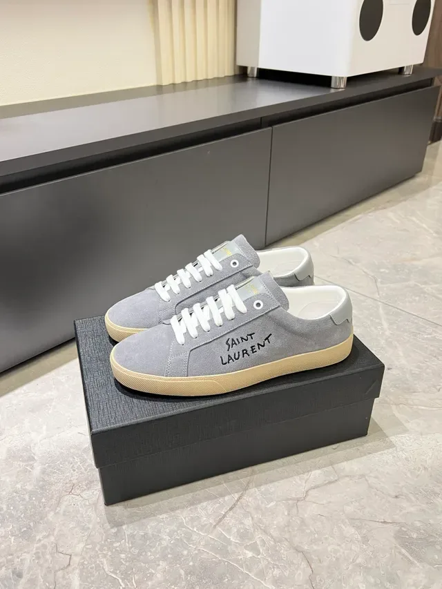 Saint Laurent Sneakers Lifestyle Daim Gris Beige Logo Brodé 5