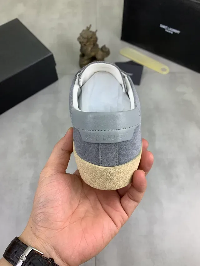 Saint Laurent Lifestyle Sneaker Gris Beige Suède Supérieur Logo Brodé 3