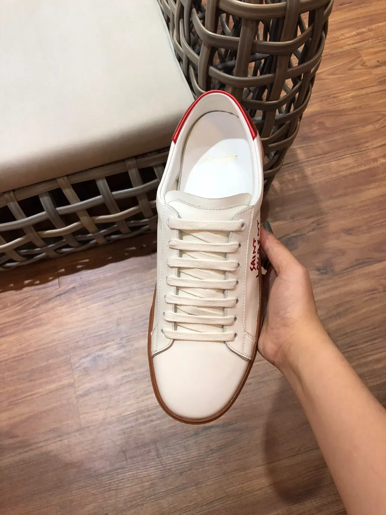Saint Laurent Loulou Tênis Lifestyle Branco Vermelho Couro Superior Sola de Goma 6