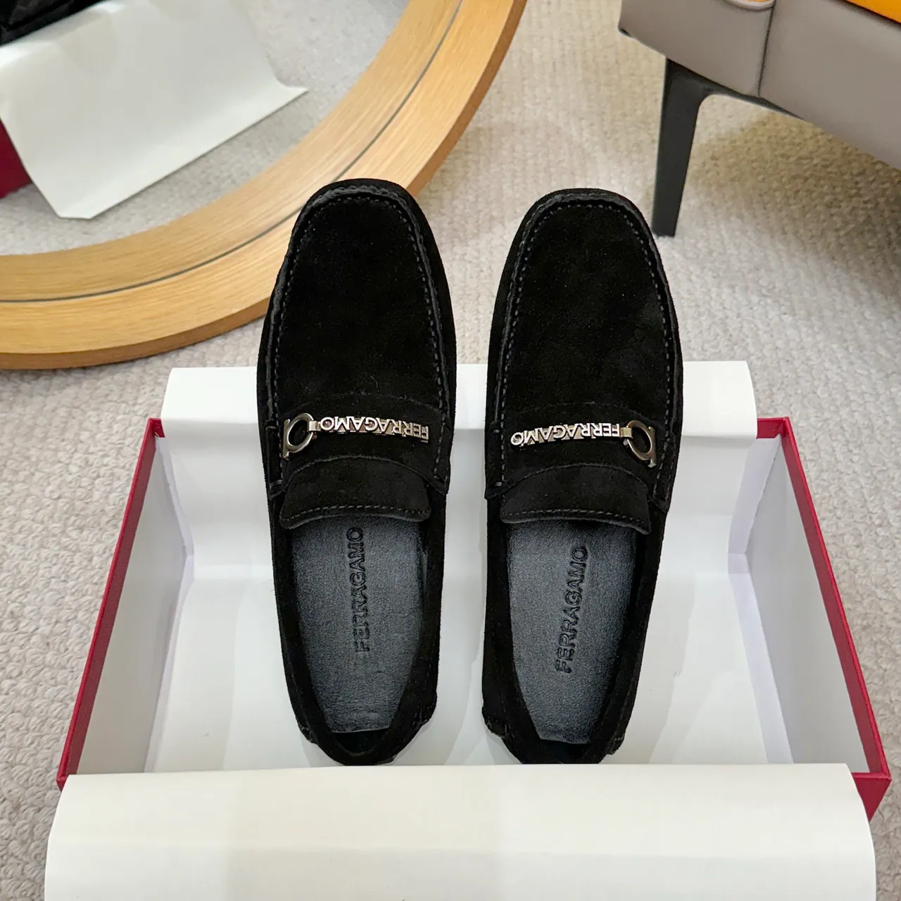 Salvatore Ferragamo Gancini حذاء ليفر أسود سويدي 2
