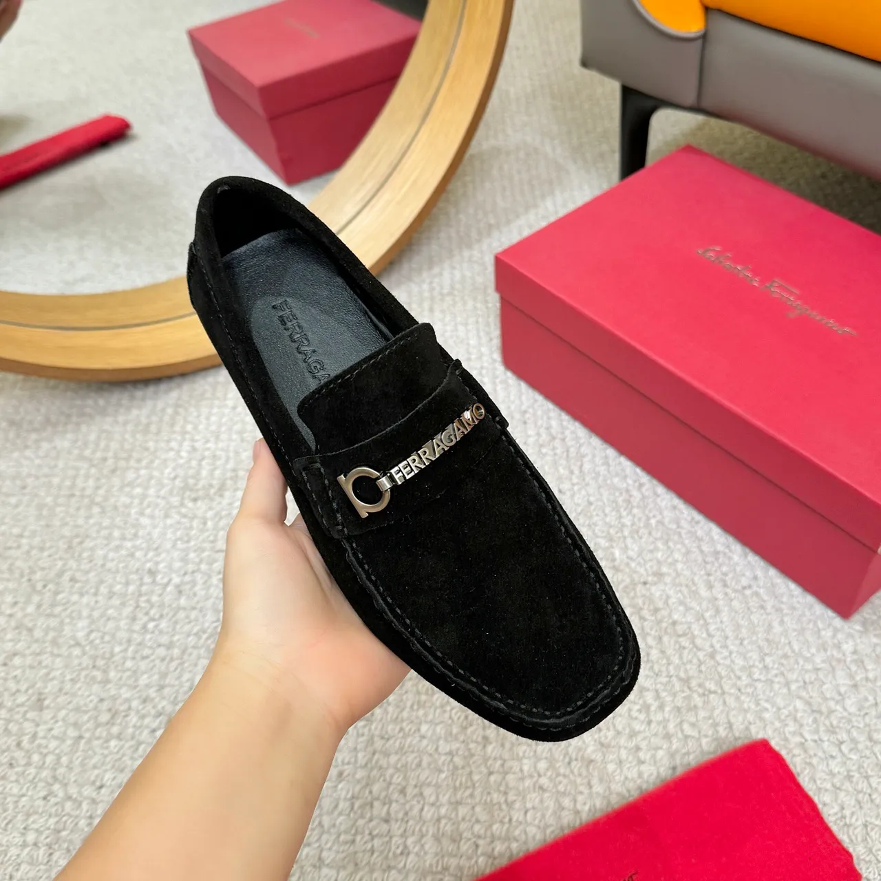 Salvatore Ferragamo Gancini حذاء ليفر أسود سويدي 5