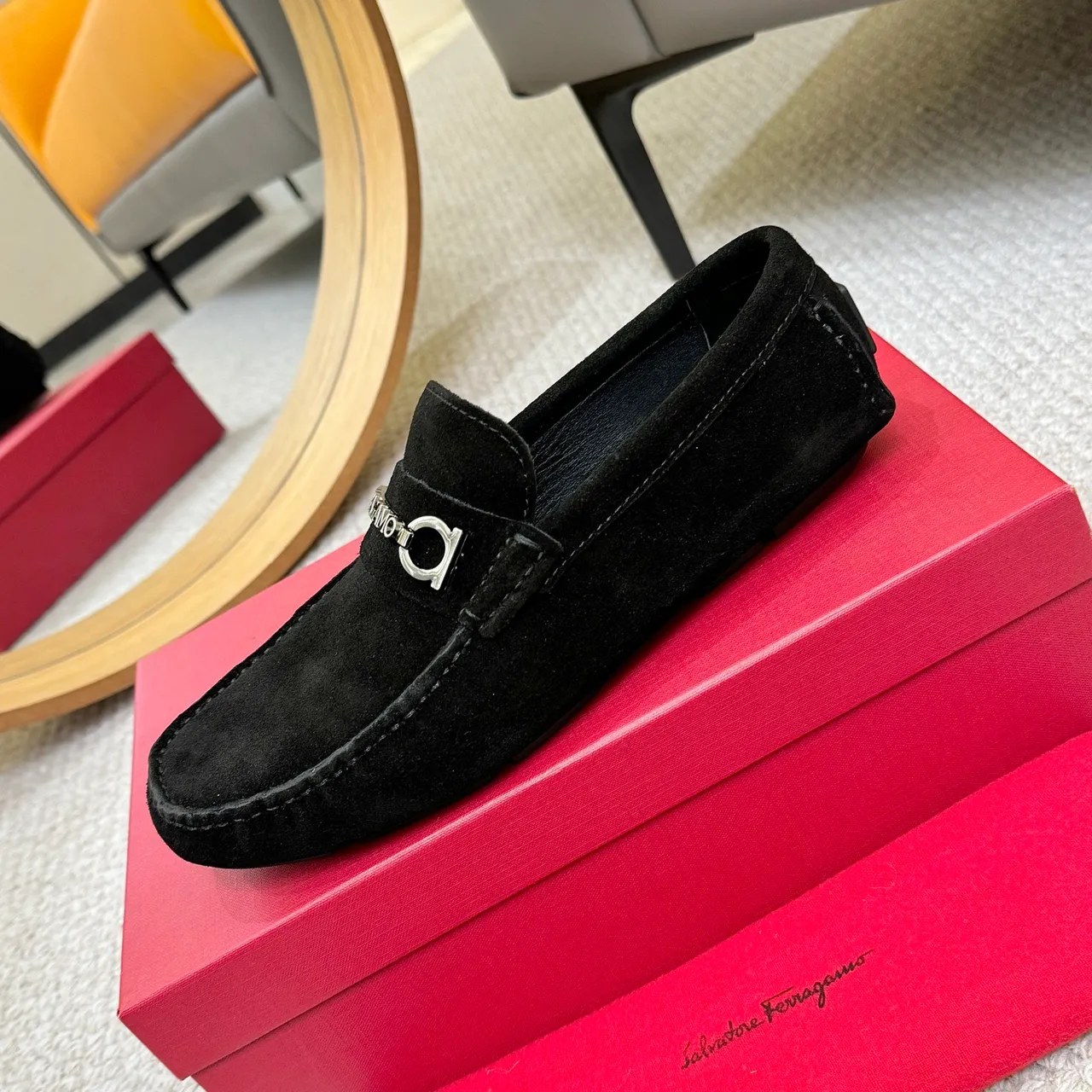 Salvatore Ferragamo Gancini حذاء ليفر أسود سويدي 6