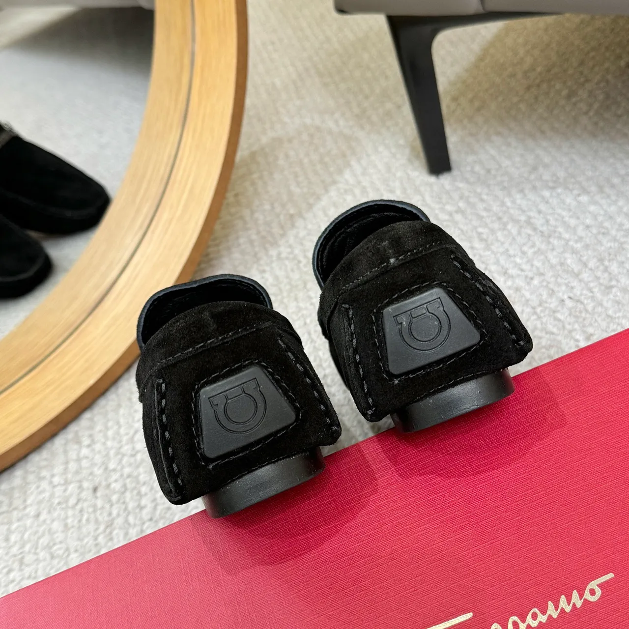 Salvatore Ferragamo Gancini حذاء ليفر أسود سويدي 9