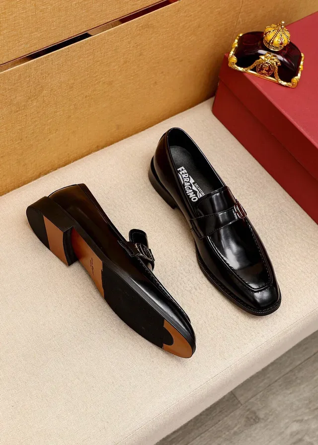 Salvatore Ferragamo Gancini Loafers Cuero Negro Brillante 8
