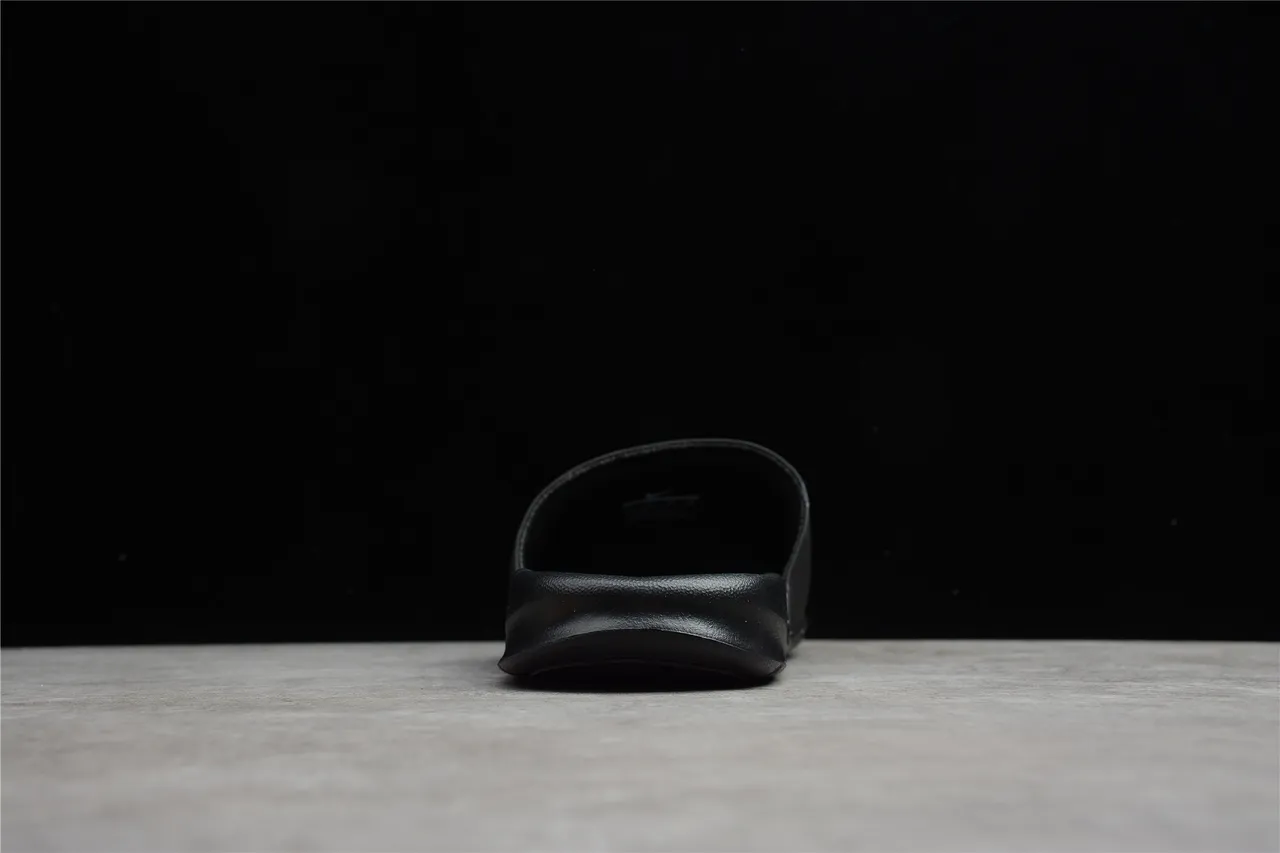 Stussy x Nike Benassi JDI Chinelo Preto 7