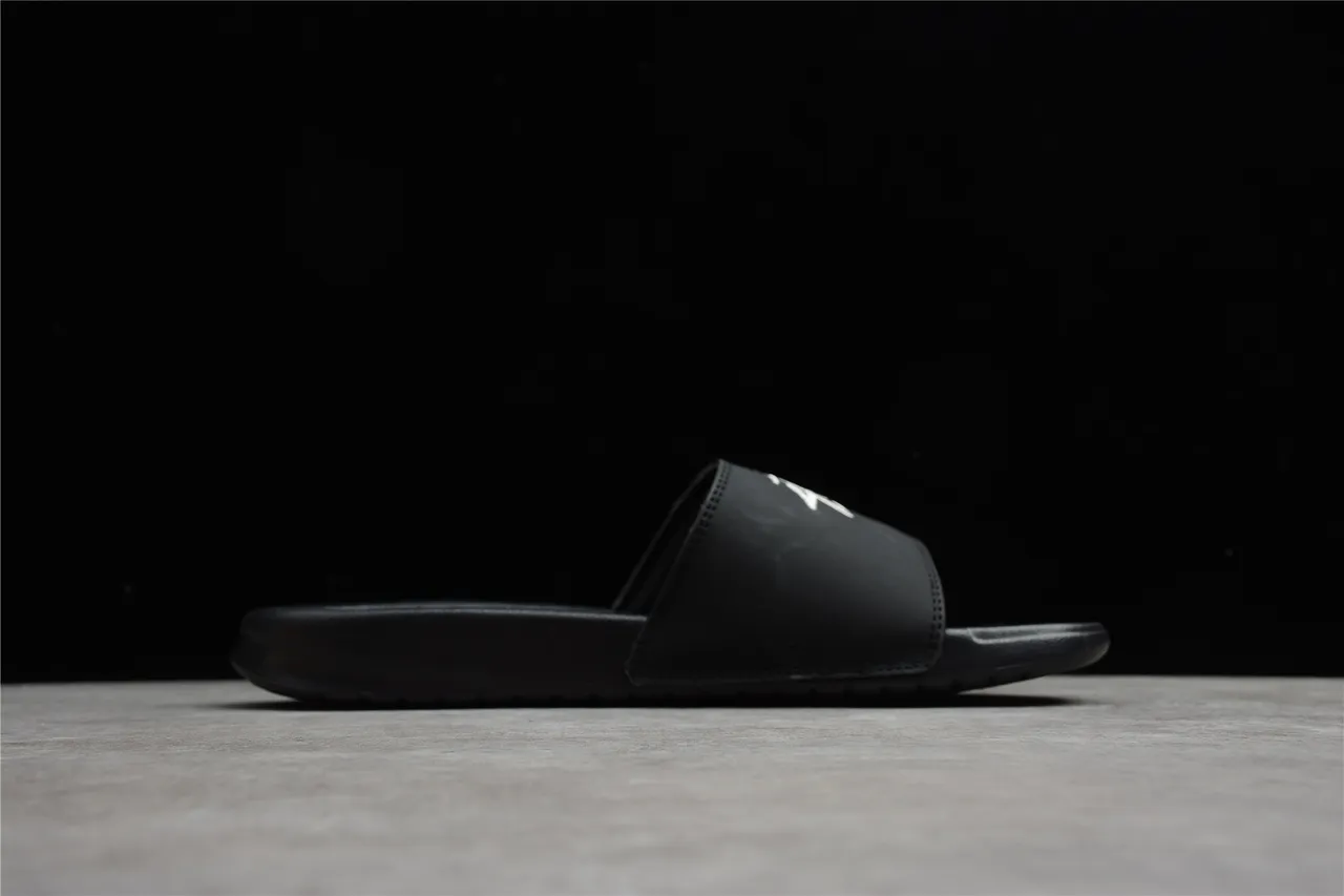 Stussy x Nike Benassi JDI Chinelo Preto 10