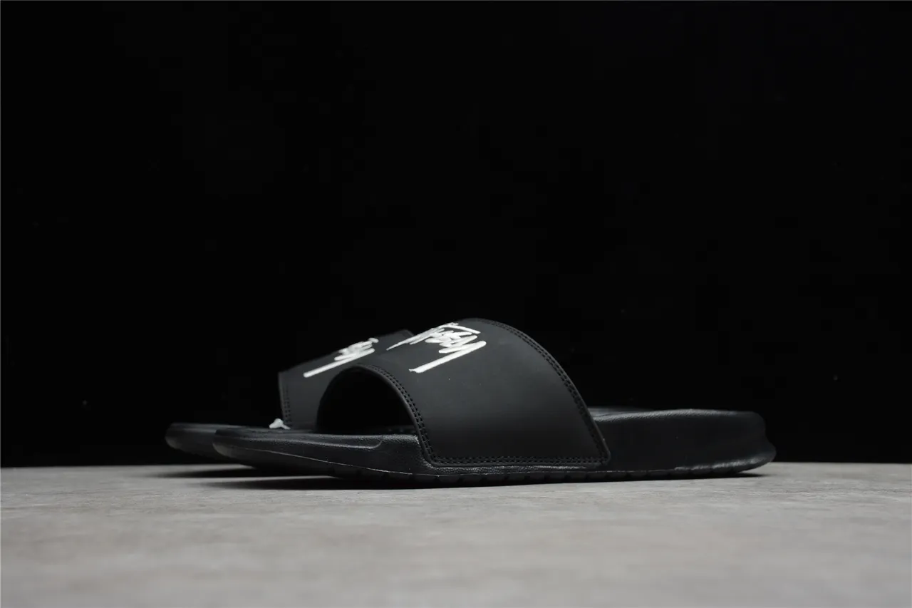 Stussy x Nike Benassi JDI Chinelo Preto 11
